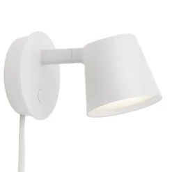 Muuto Tip Plug-In Wall Sconce -Home Lighting Shop 1065378