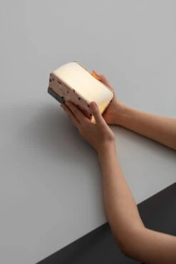 Mini+ Book Light And Phone Charger -Home Lighting Shop 42A0016 Editar SCREEN add