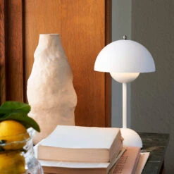 Flowerpot VP9 Portable Table Lamp -Home Lighting Shop AT vp9 ad4