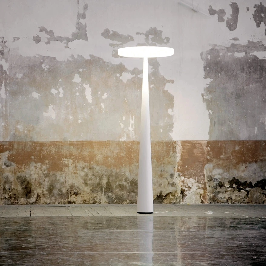 Equilibre F33 LED Floor Lamp 7 Equilibre F33 LED Floor Lamp - Image 5
