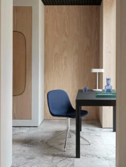 Muuto Linear Table Lamp -Home Lighting Shop muu 1115851 add1