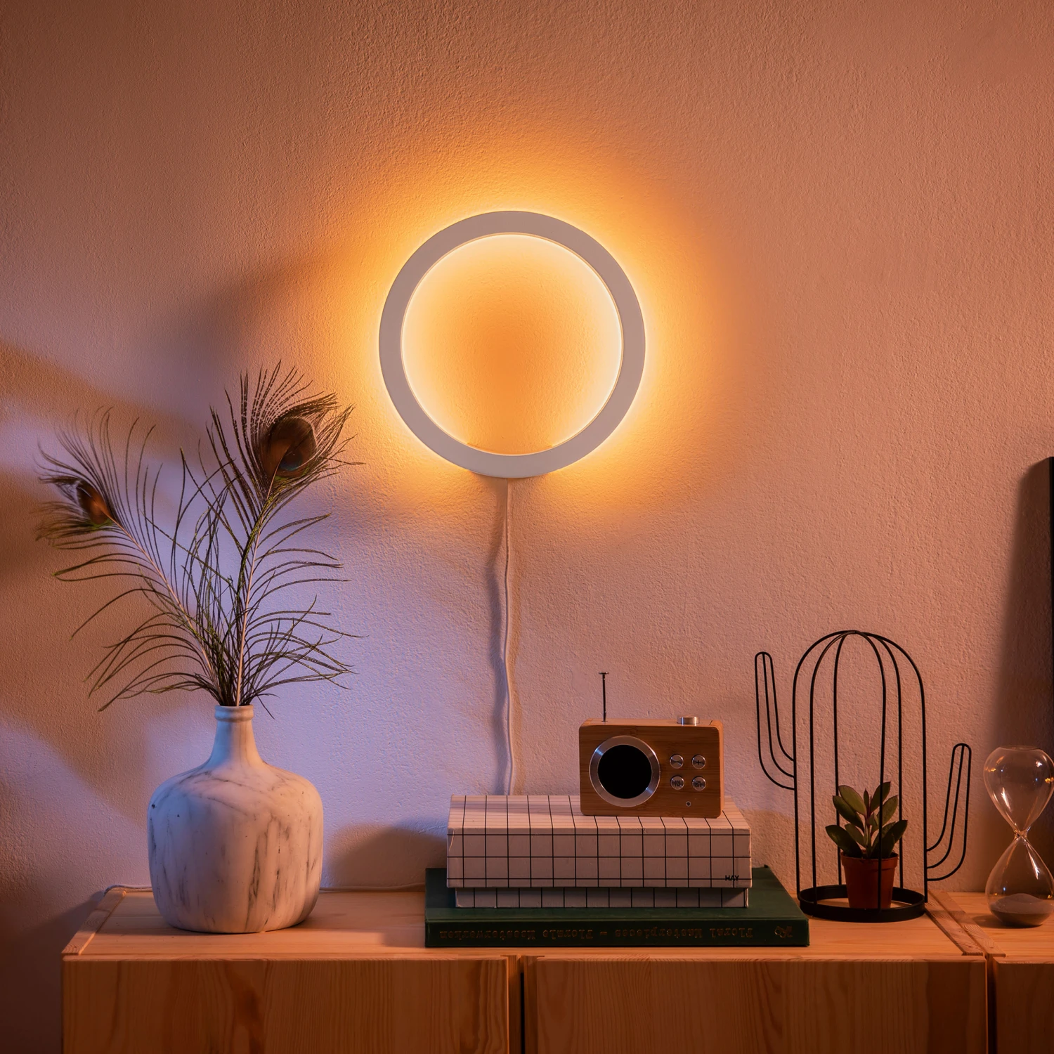 Philips Hue Sana Smart Plug-In Wall Light 7 Philips Hue Sana Smart Plug-In Wall Light - Image 5